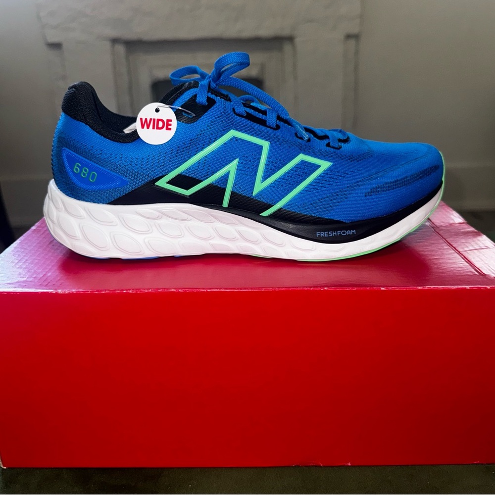 New Balance Blue and Neon Green Running Shoe 680 v8
